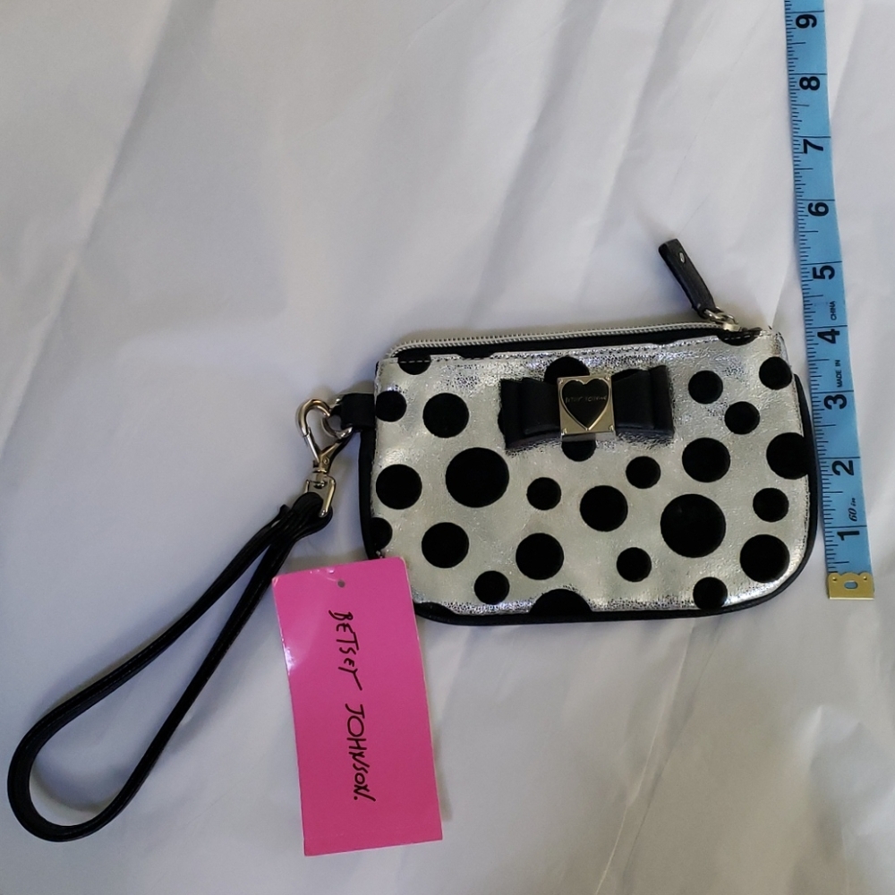 BNWT Betsey Johnson Wristlet